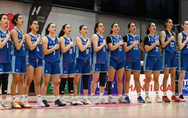 Azərbaycan millisi Niderlandla qarşılaşır 