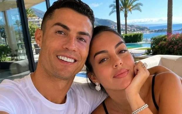 Ronaldu evləncəyi tarixi açıqladı 