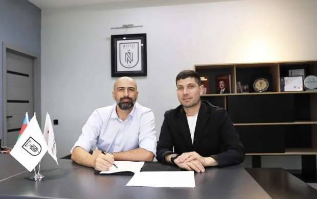 "Neftçi" yunanıstanlı mütəxəssislə müqavilə imzaladı 