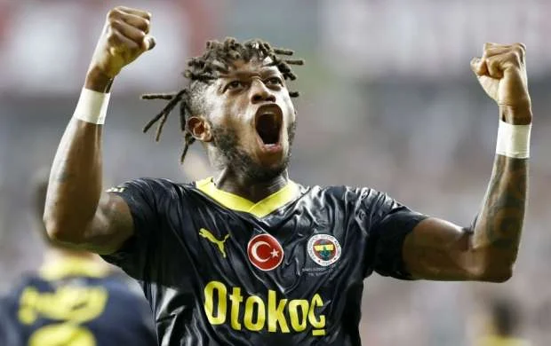 "Fənərbağça" ulduz futbolçu ilə yollarını ayırdı 