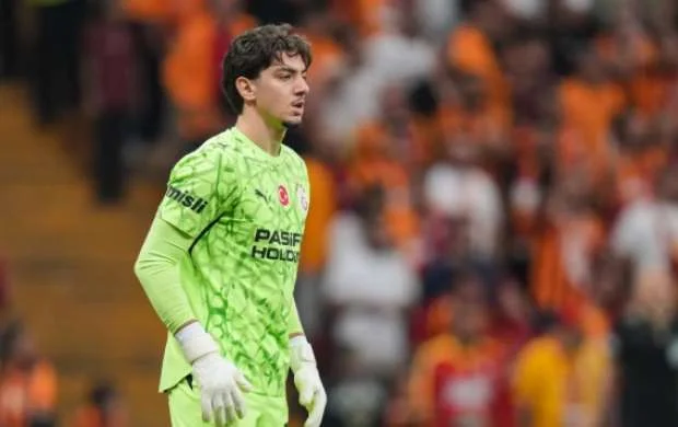 "Qalatasaray"ın gənc qapıçısı debütünü və qələbəni belə dəyərləndirdi 