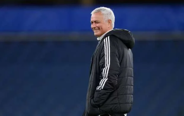 Mourinyu "Qızıl top"un Mbappeyə verilməli olduğunu düşünür 