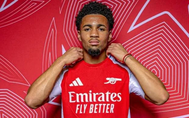 "Borussiya Dortmund" "Arsenal"ın yarımmüdafiəçisini aldı 