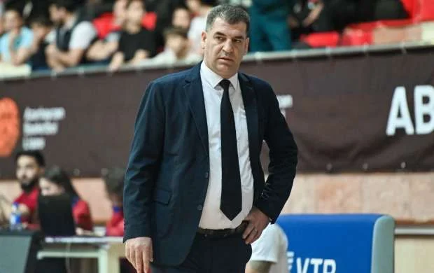 Azərbaycan millisi baş məşqçisiz qaldı 
