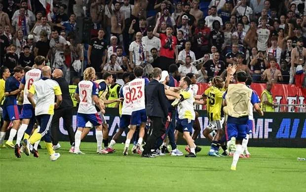 UEFA Genduzi ilə Qrinvudun cəzalarını açıqladı 