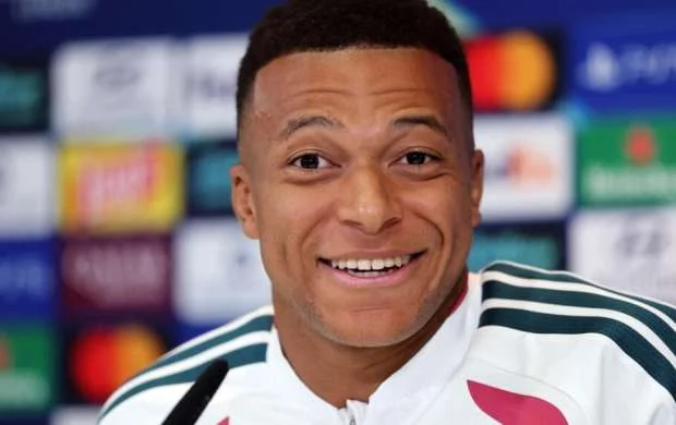 Mbappe: "Qızıl top"u qazanmağım sürpriz olmaz" 