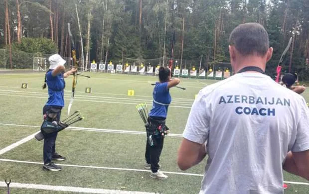 Kamandan oxatanlarımız Belarusdan üç medalla dönürlər 
