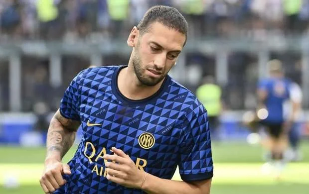"İnter" Hakan Çalhanoğlu ilə yeni müqavilə üçün hərəkətə keçir 