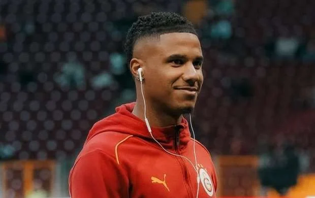 "Qalatasaray"ın futbolçusu milli komandası ilə yollarını ayırdı 