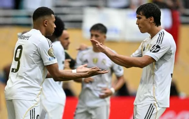 "Arsenal" "Real Madrid"in sabiq forvardını istəyir 