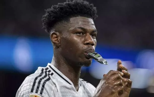 "Liverpul" "Real Madrid"in fransalı ulduzunu transfer siyahısına salıb 