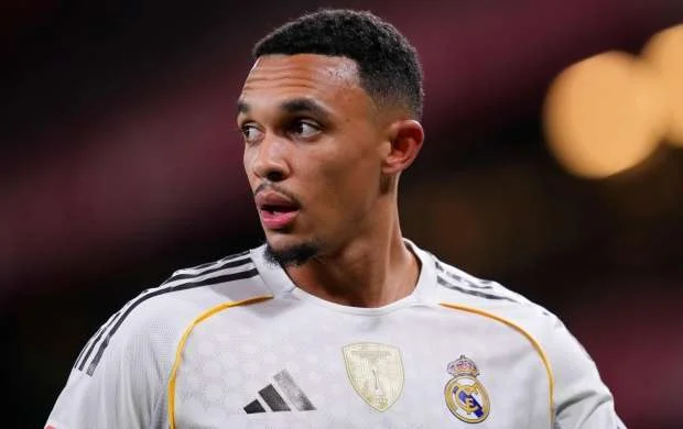 "Arsenal" Ben Uaytın yerinə "Real Madrid"in ulduz müdafiəçisini transfer etmək istəyir 